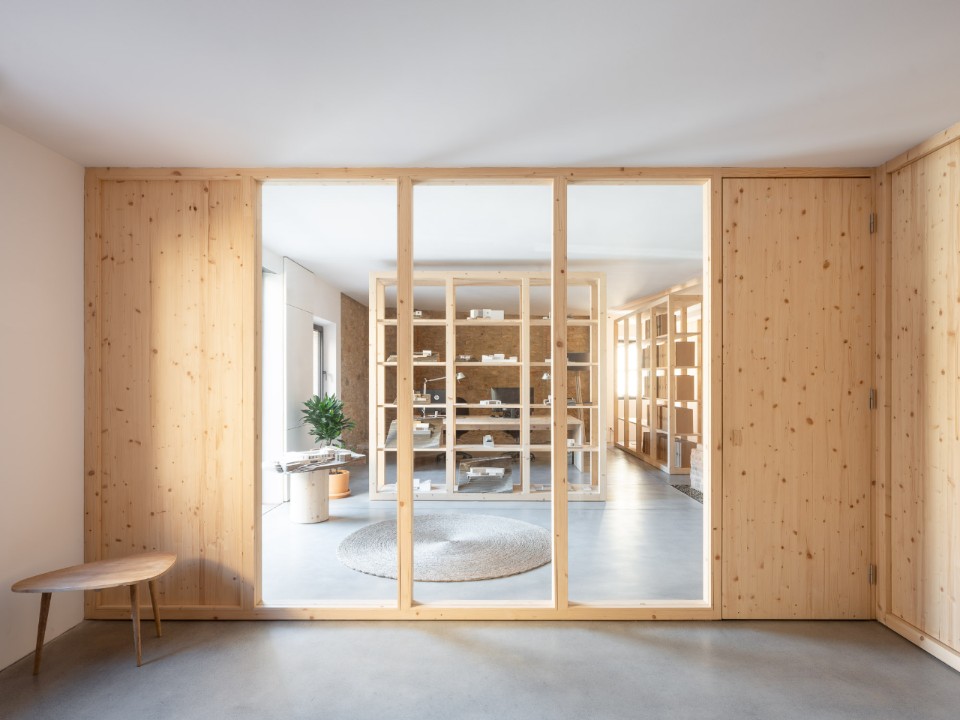 Restored barn in Catalonia becomes an architecture studio