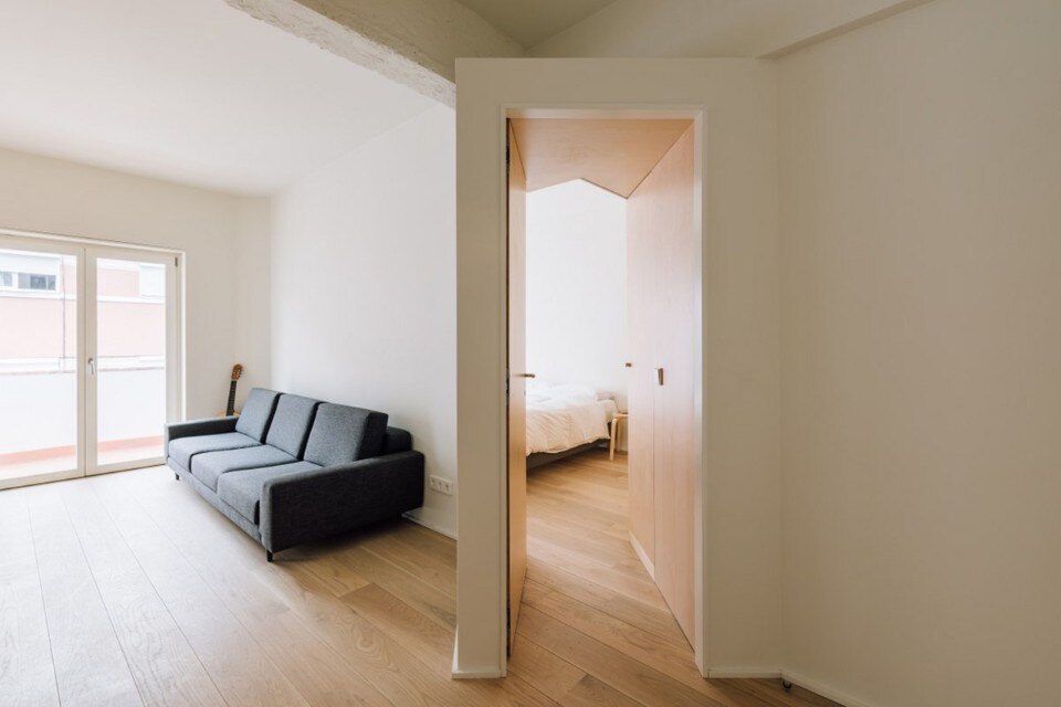 A stretched door in a flat in Lisbon