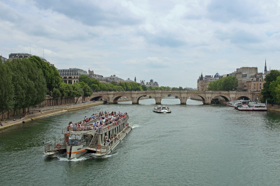 Paris will open bathing spots on the Seine