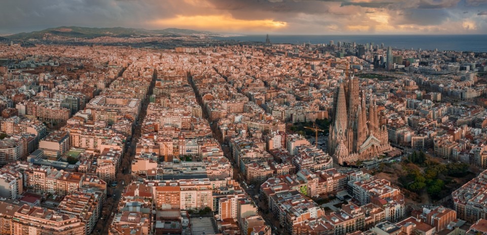 Barcelona to ban short-term rentals to tourists