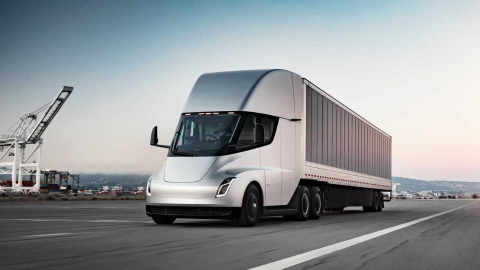 Here’s why Tesla Semi truck hasn’t entered production yet