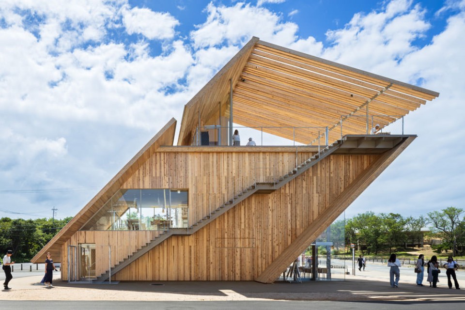 A cafè-observatory: the staircase to the Japanese sky by Kengo Kuma