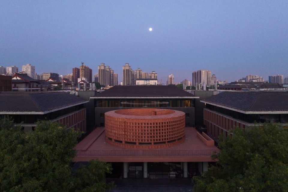 The new Qujiang Museum of Fine Arts extension by Neri&Hu