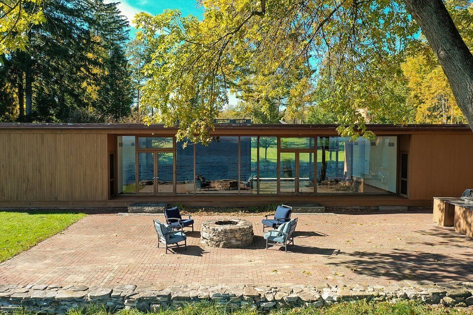 Paine House, designed by Philip Johnson and Landis Gores, on sale for $3.5 million