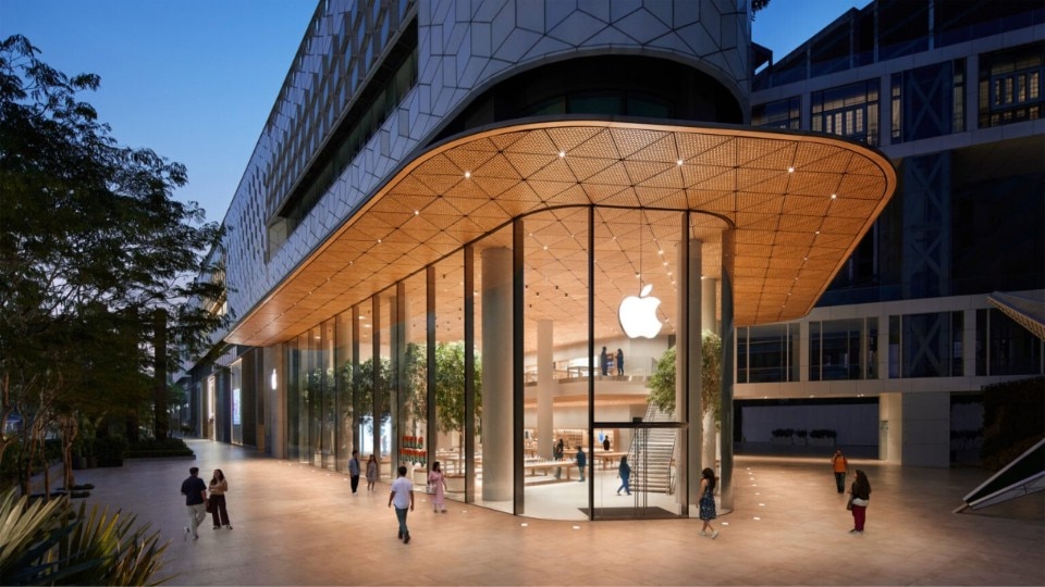 India’s first Apple Stores open in Mumbai and in Delhi