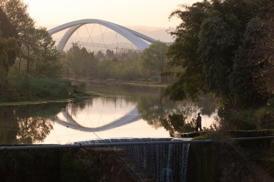 Zaha Hadid Architects’ landmark bridge in Chengdu