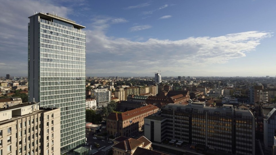 There is an art gallery on the twenty-fifth floor of the Torre Galfa in Milan