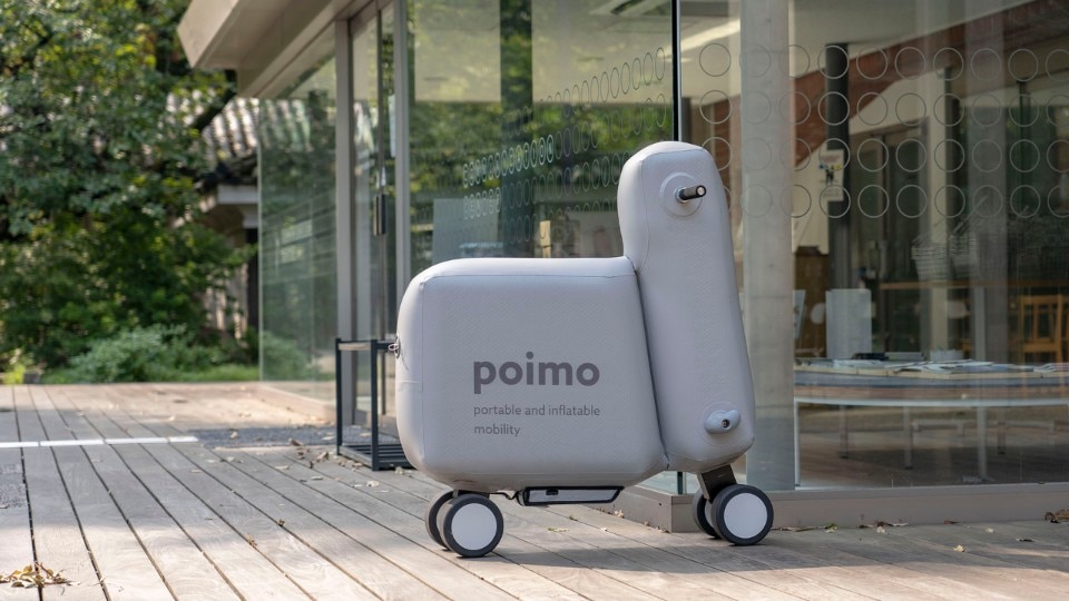 Poimo, the inflatable electric scooter that can be stored in a backpack