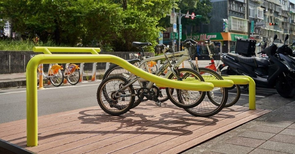 Wavy module facilitates bike parking in Taipei